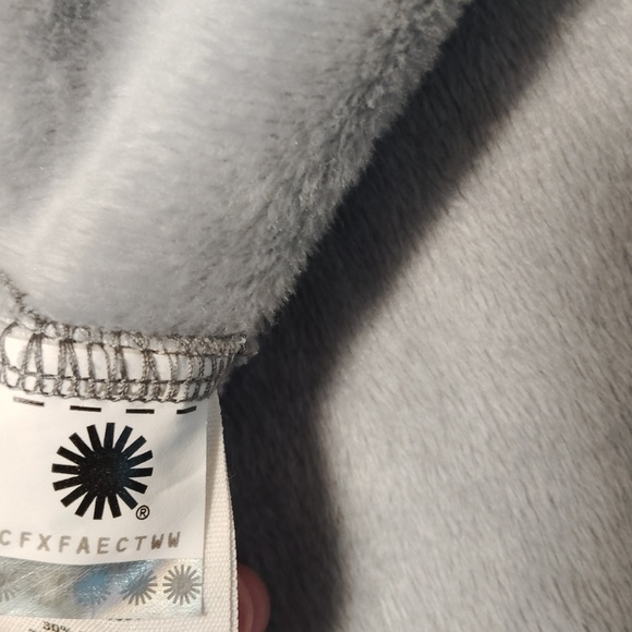 UGG Pancho, Size XS/S - Picture 7 of 9